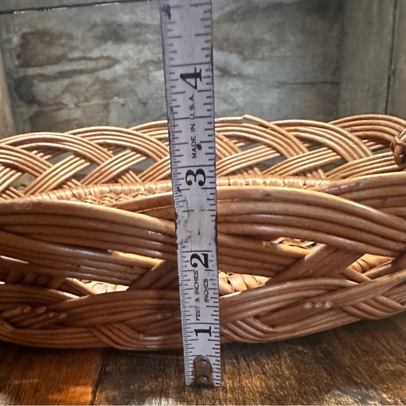 Vintage Oval Wicker Serving Tray Basket With Handles, 17x12 inches - Picture 10 of 10